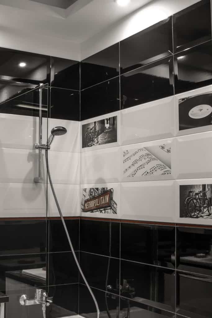 Projektant Wnętrz Warszawa ➜ Gdańsk ➜ czarno białe łazienki,łazienka czarno-biała inspiracje,czarno-biała łazienka – pomysły,mała łazienka czarno-biała z wanną,czarno-biała łazienka. jak ją urządzić ➜ Lazienka B003
