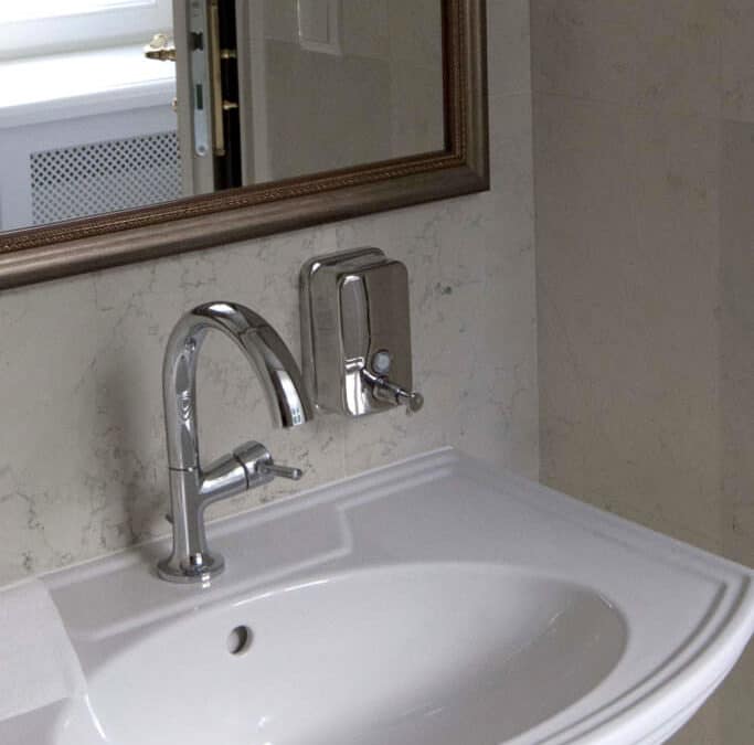 Hol z łazienką Pałac Celeśnica